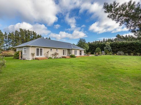 600 Sandy Knolls Road, West Melton