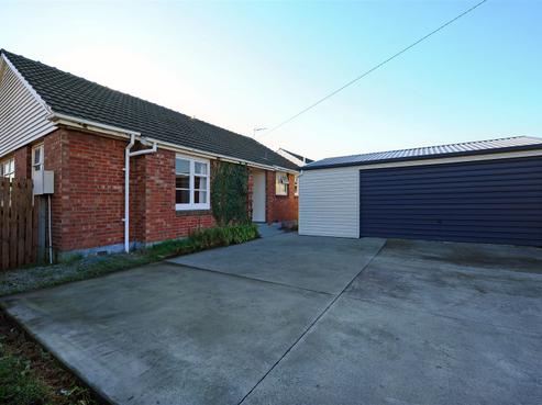 28 Avro Crescent, Hornby