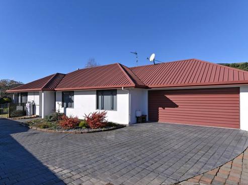 8 Kate Edger Place, Stoke