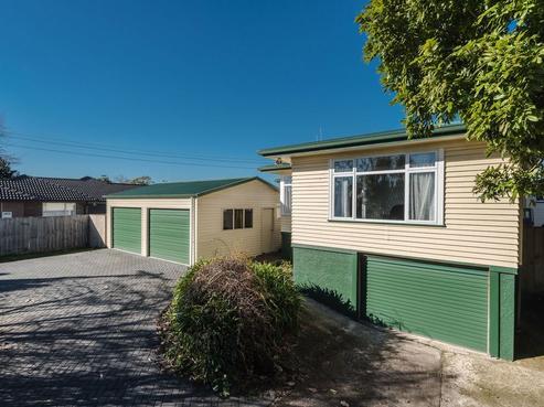 59 Houchens Road, Glenview