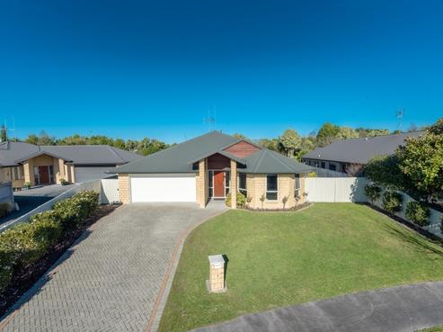 5 Vermont Court, Huntington