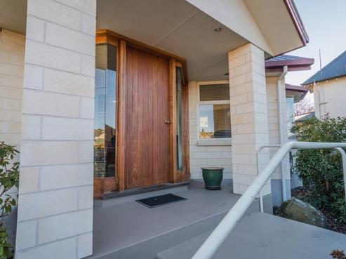 2/12A Nile Street, Highfield
