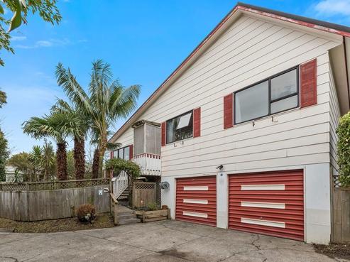 1/96A Birkdale Road, Birkdale