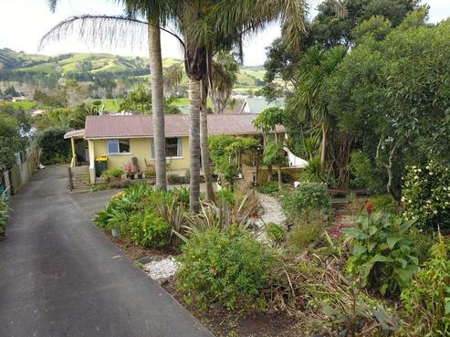 10 Rautawhiri Road, Helensville
