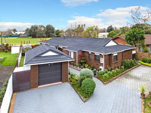 13 Evanda Crescent, Conifer Grove