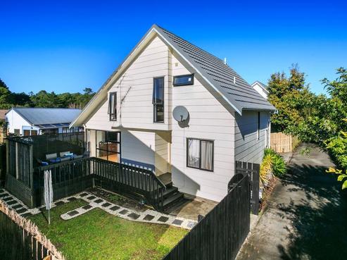 2/20A Lavery Place, Sunnynook