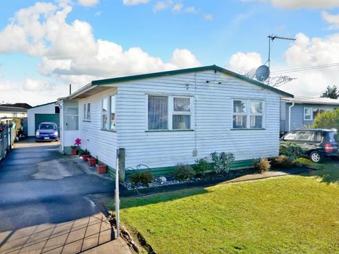 18 Pine Avenue, Bader