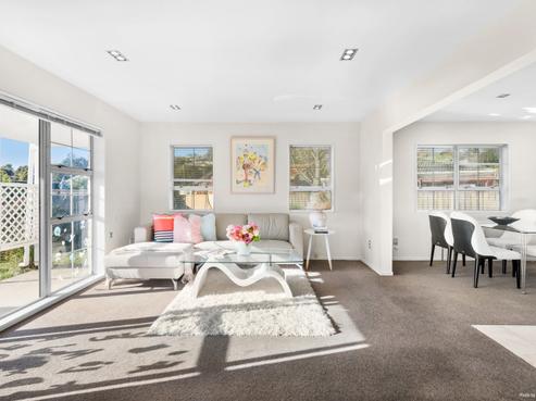 2/10 Mannering Place, Hillcrest
