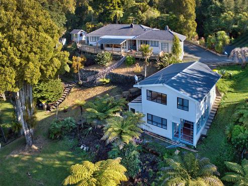 38 Bush Road, Waiatarua