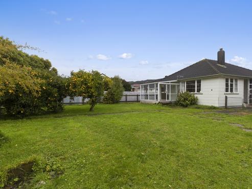 14 Harrison Crescent, Avalon