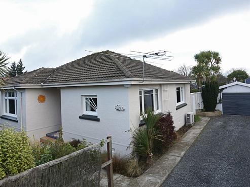 27 Coronation Street, Strathern
