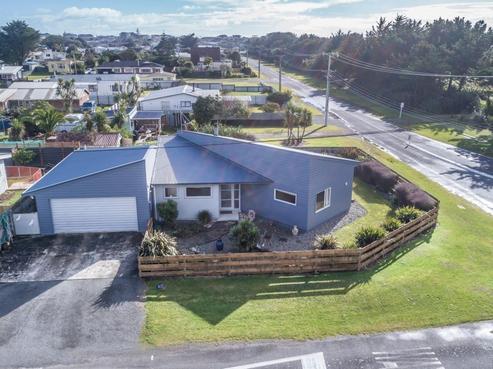 2 Holben Parade, Foxton Beach