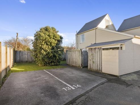 120 Randwick Road, Moera