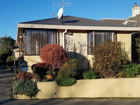 77 Avenue Road, West End