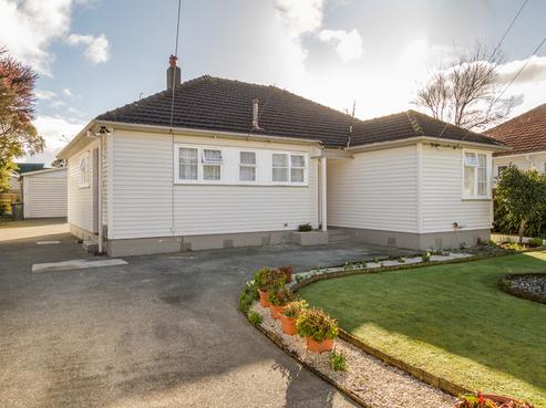 6 Hodgins Grove, Naenae