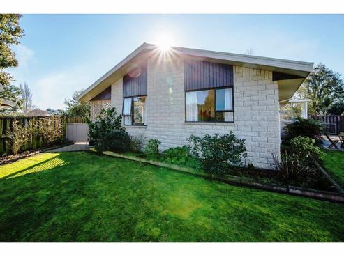 16 Taiaroa Place, Southbridge