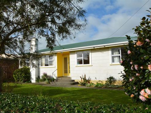 16 Bone Crescent, Hawera
