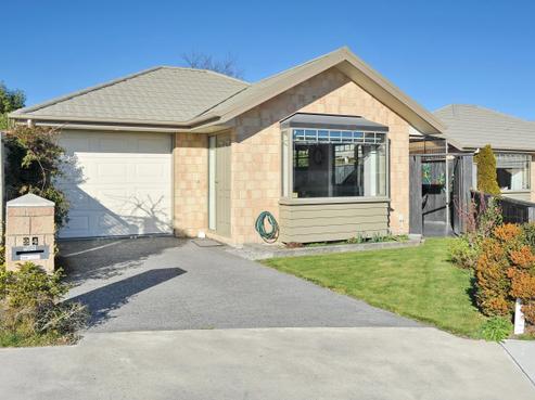 24 Bayliss Close, Northwood