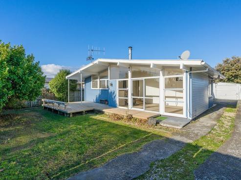 36 Walton Road, Paraparaumu Beach