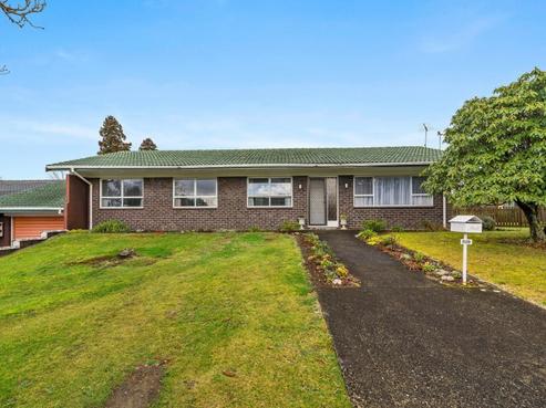 152B Clayton Road, Mangakakahi