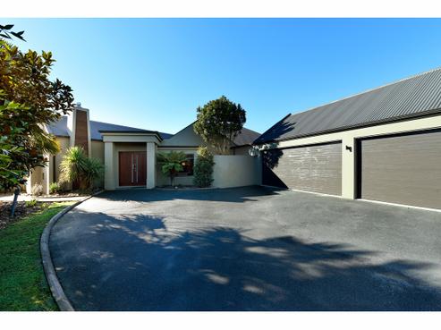 135 Aldinga Avenue, Stoke