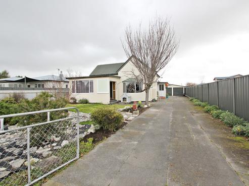 1109 Outram Road, Akina