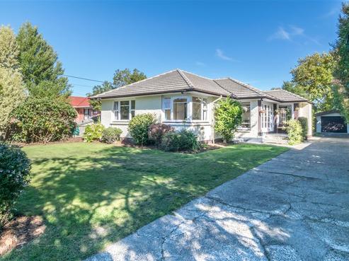 75 Joy Street, Shirley