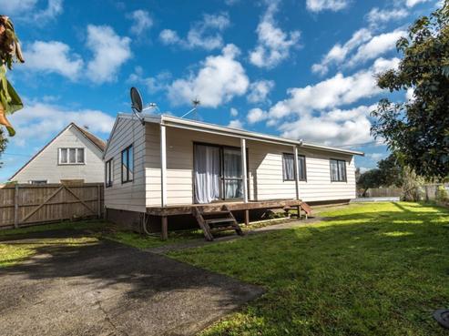 8A Ross Avenue, Otara