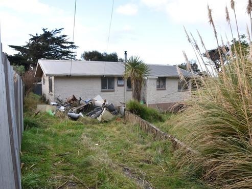 215 Bann Street, Bluff