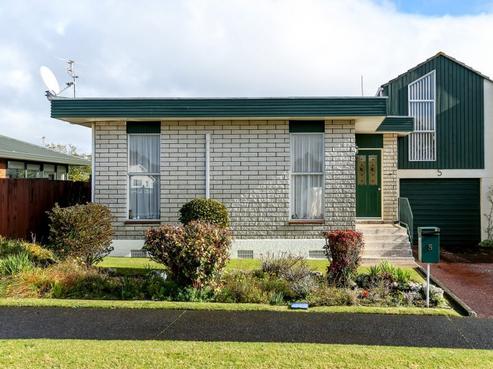 5 Riversdale Drive, Merrilands