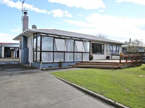 79 Harold Holt Avenue, Onekawa