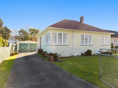 1303 High Street, Taita