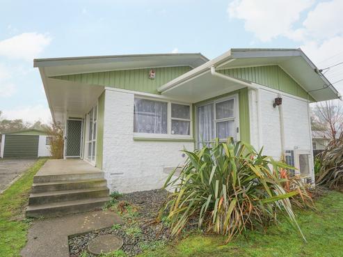 5 Parkdale Place, Glenview