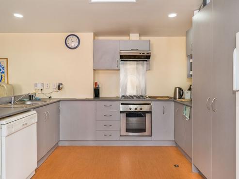 2/133 Main Street, Upper Hutt