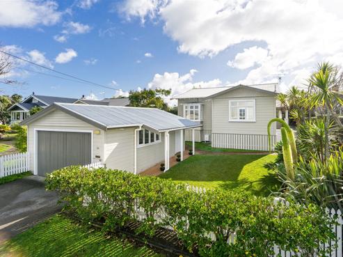 1/58 Ngataringa Road, Devonport