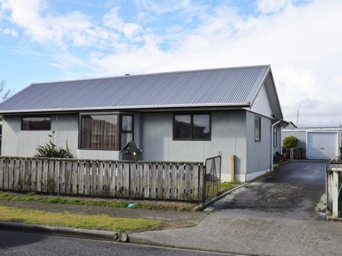 11 Hewson Crescent, Otaki Beach
