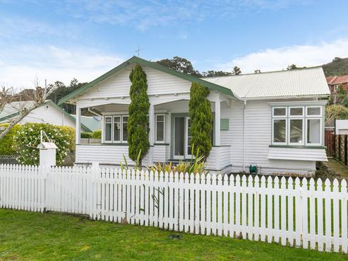 8 Hildreth Street, Karori