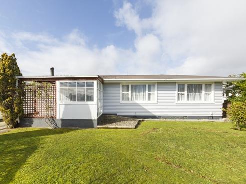 42 Holdsworth Avenue, Milson