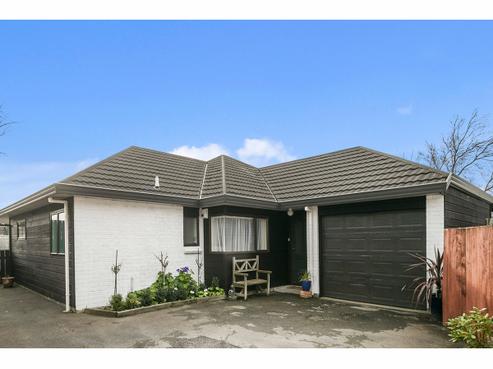 2/53 Pohutukawa Street, Woburn