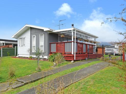 12 Harvard Grove, Totara Park