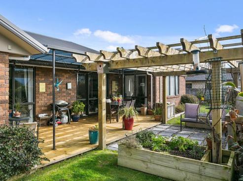 15 Chesterton Drive, Leamington