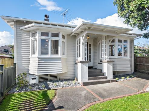 2 Fraser Road, Narrow Neck