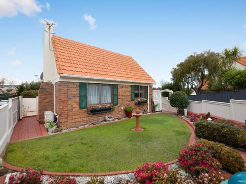 2A Elderwood Lane, Belmont
