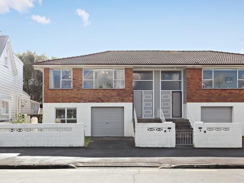 2/9 Queens Parade, Devonport
