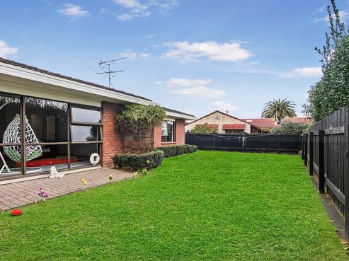 2/10 Tulloch Place, Conifer Grove