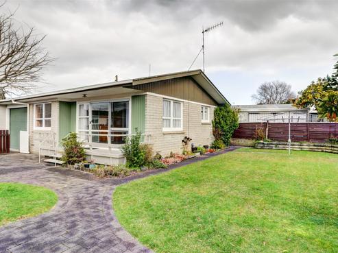 13B Lewis Street, Glenview