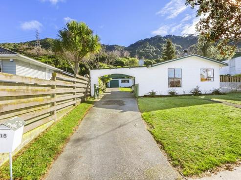 15 Hartford Crescent, Totara Park