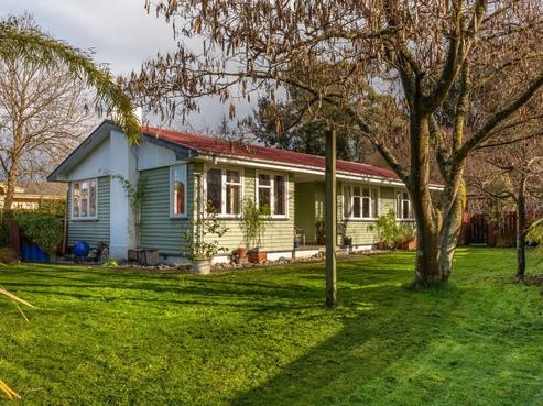 15 Kowhai Street, Tapawera