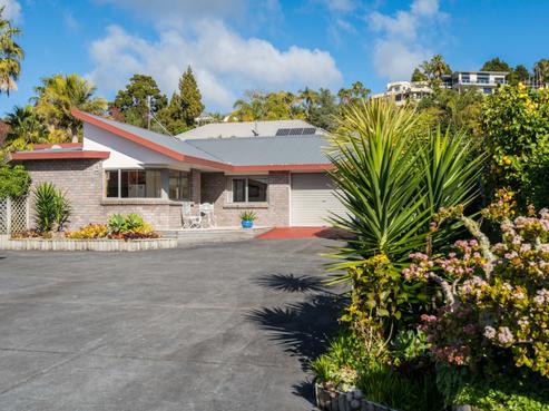 2/11 Magnolia Avenue, Kamo