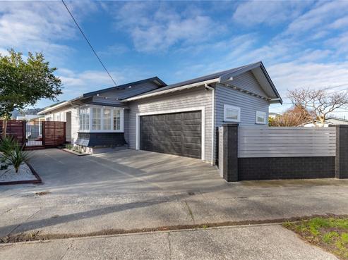 142 Kings Crescent, Central Hutt